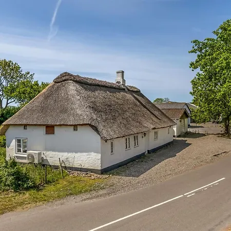 Aughe - 25km From The Sea By Interhome 펜션 Bredebro